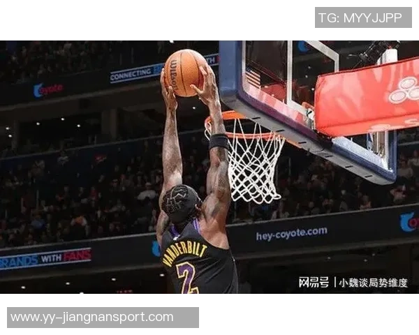 湖人队继续寻找攻守兼备的侧翼球员以此放弃今夏的财务灵活性