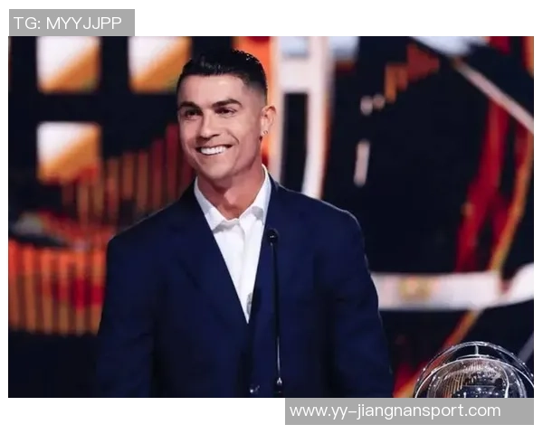 C罗获环球声望奖回应家人劝停称仍能为球队贡献为何不继续奋斗