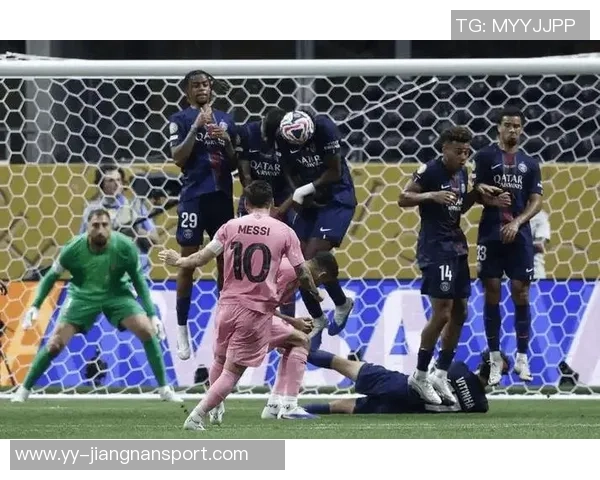 埃因霍温连胜势不可挡荷甲赛场如同单机游戏般精彩 埃因霍温连胜势不可挡荷甲赛场如同单机游戏般精彩